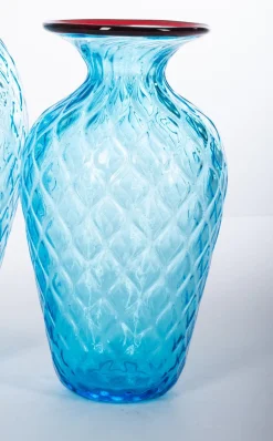 Officine di Murano 1295 1950 Piccolo vaso Balloton azzurro con bordo bordeaux