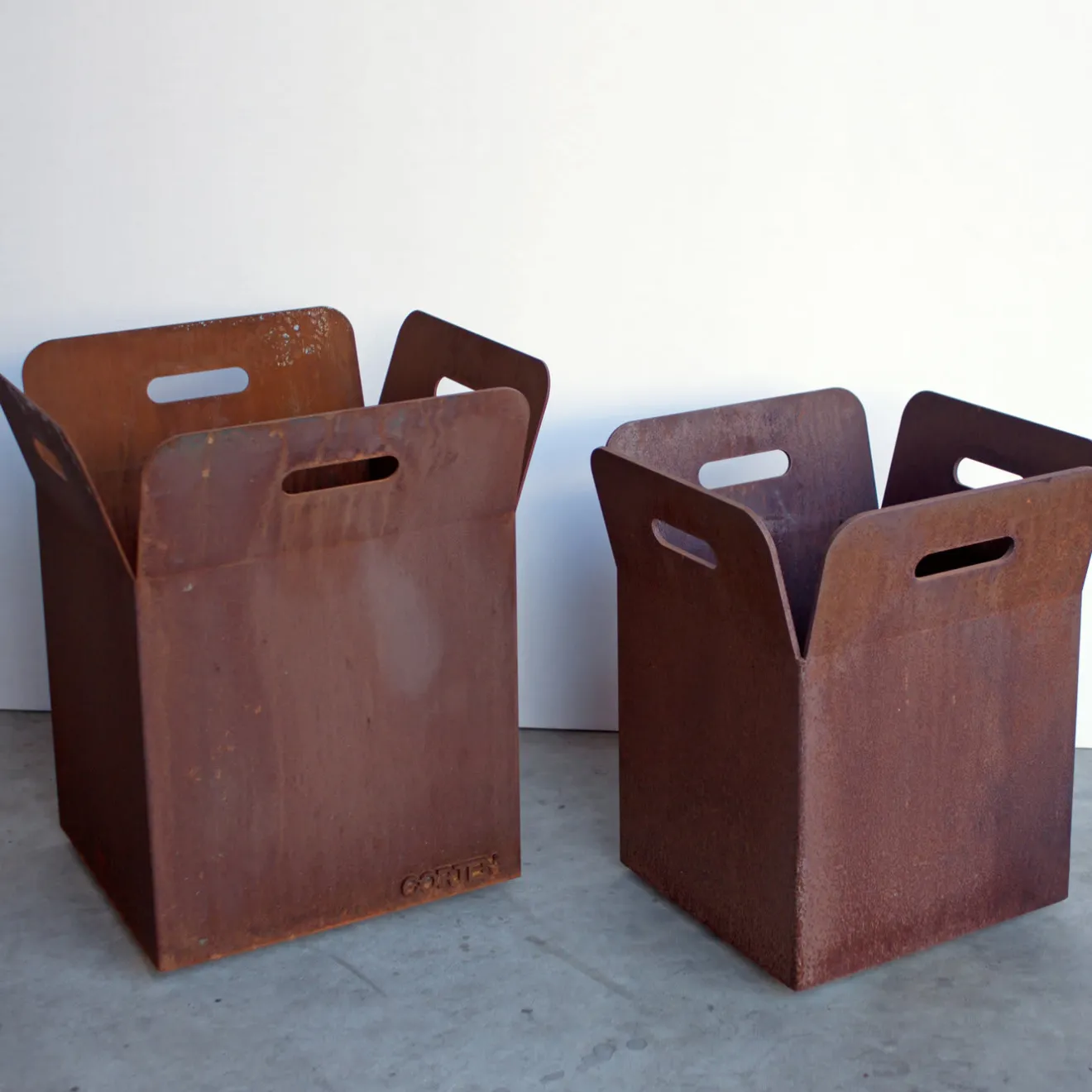 Marco Gaviraghi Calloni 11.2 Portavaso in acciaio corten