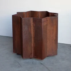 Marco Gaviraghi Calloni 17 Portavaso in corten