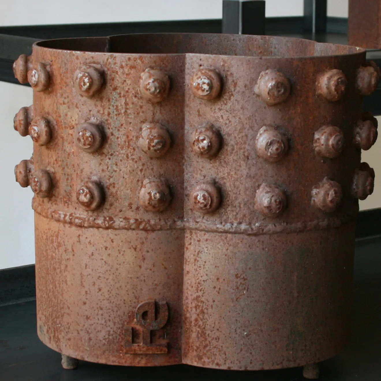 Marco Gaviraghi Calloni 67 Portavaso in ferro