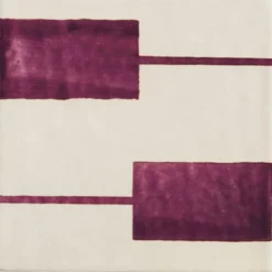 Ninefifty Alfabeto Set di 44 piastrelle bianche e viola di Margherita Rui