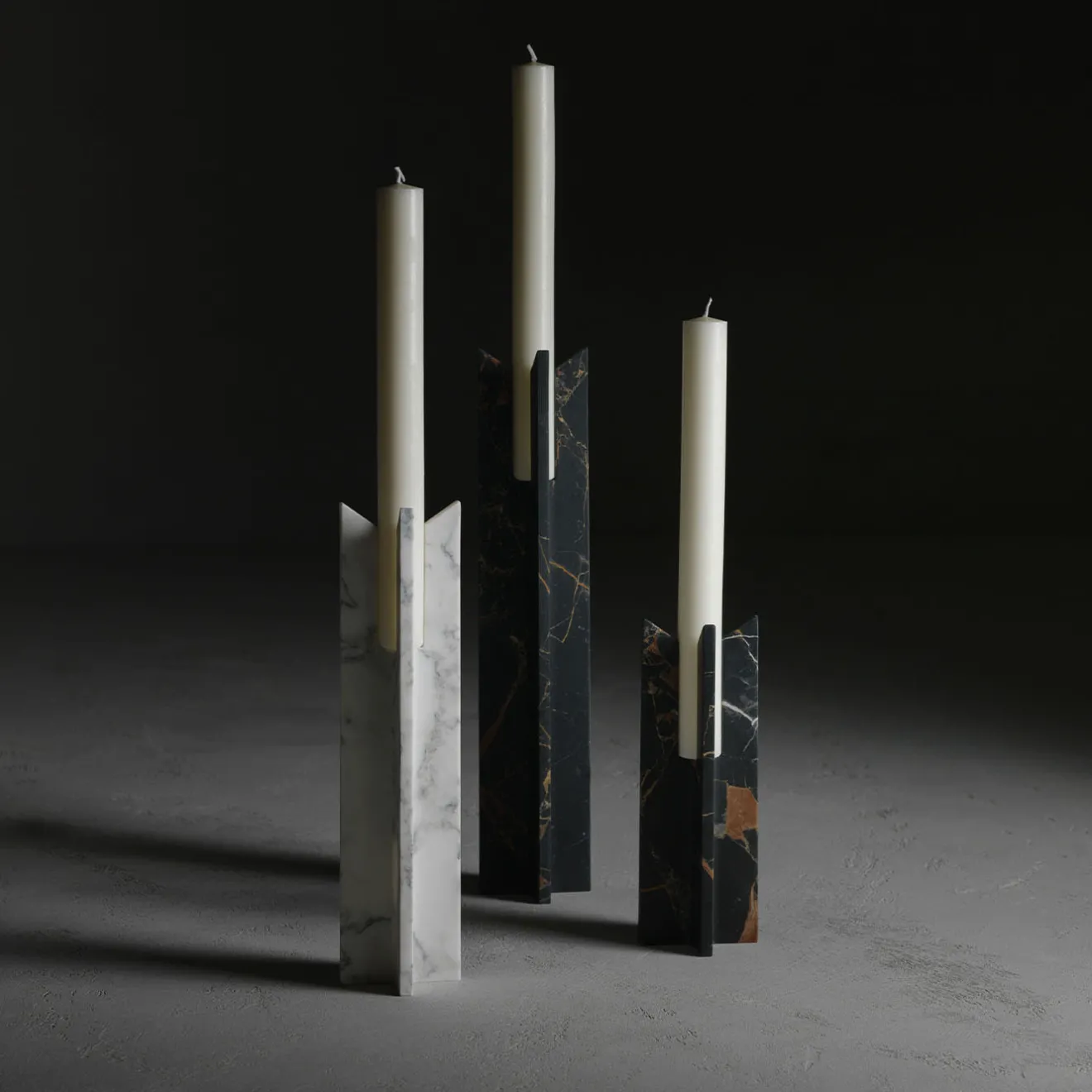 Kreoo Candeliere Trinity L in marmo nero e oro