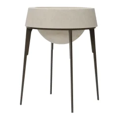 Pimar Limestone Capasa Vaso grande in ferro e pietra calcarea leccese di Silvio De Ponte