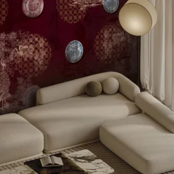 Officinarkitettura Carta da parati Chinese plates rossi e dorati con motivo a pavoni