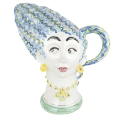 Alessandro Iudici Ciotola per versare la testa dai capelli blu