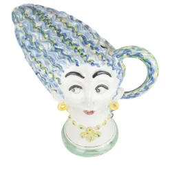 Alessandro Iudici Ciotola per versare la testa dai capelli blu