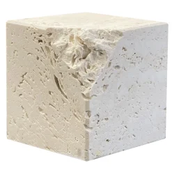 Alimonti Milano Colpo Da Maestro Piccola scultura cubica in travertino