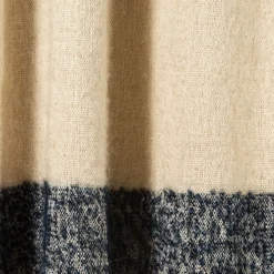 The House of Lyria Coperta Druig con frange beige e blu