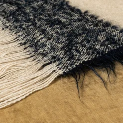 The House of Lyria Coperta Druig con frange beige e blu