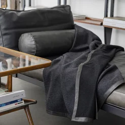 Alonpi Coperta piccola nera con orlo in pelle Salon