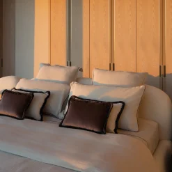 LO Decor Coppia di cuscini Happy in velluto bianco e marrone a rettangolo