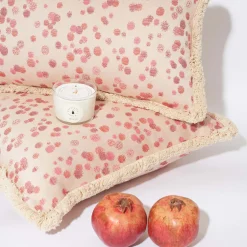 Carola fra i Trulli Cuscino grande con frange rosse e fucsia