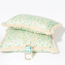 Carola fra i Trulli Cuscino grande con frange verdi e acquatiche