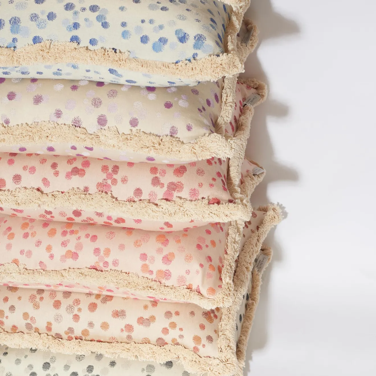 Carola fra i Trulli Cuscino piccolo con frange bianche e nere