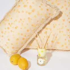 Carola fra i Trulli Cuscino piccolo con frange color crema e giallo