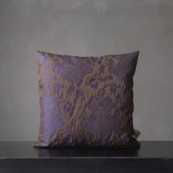 The House of Lyria Cuscino quadrato in flanella floreale viola jacquard