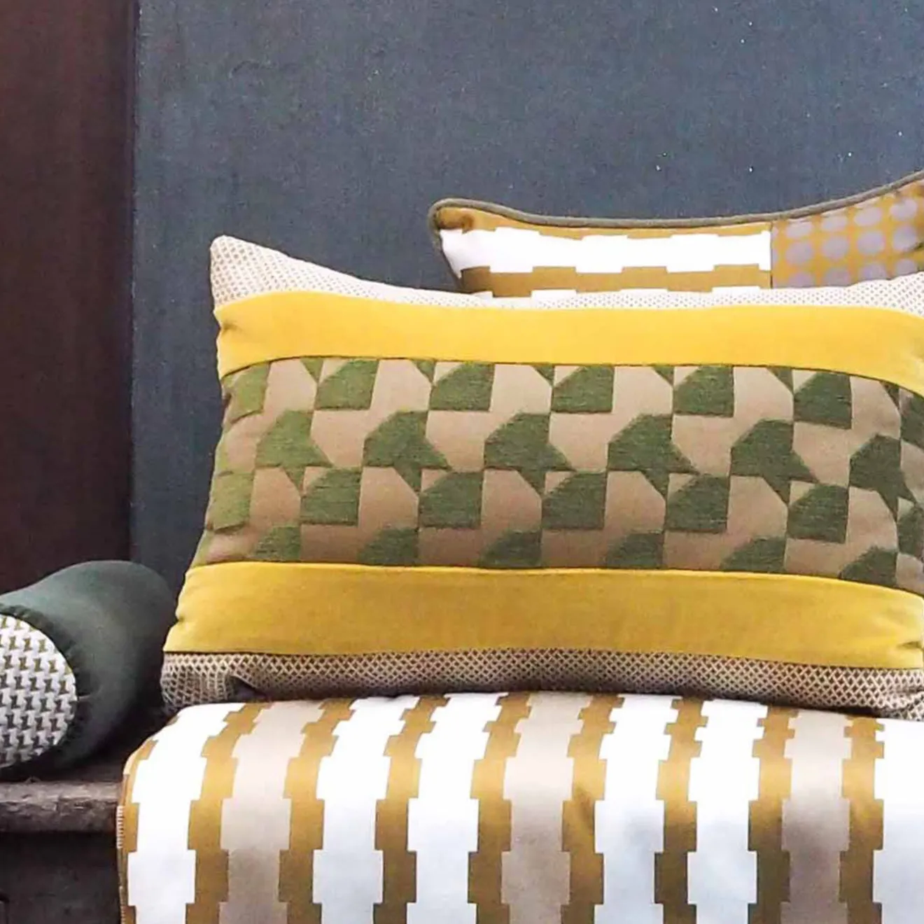 l'Opificio Cuscino rettangolare Elle a intarsio