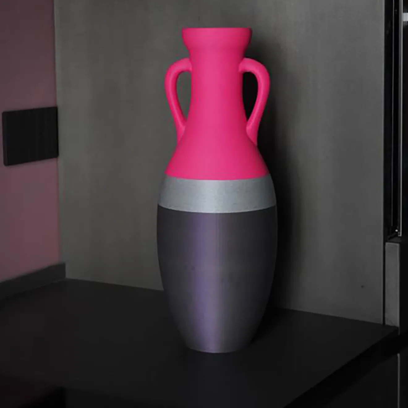Pop Pot Giulio Cesare XL Anfora nera argento e fucsia