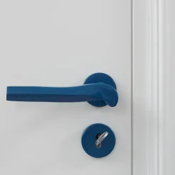 NIVA Design Maniglia blu lucida Prisma di Nicole Valenti