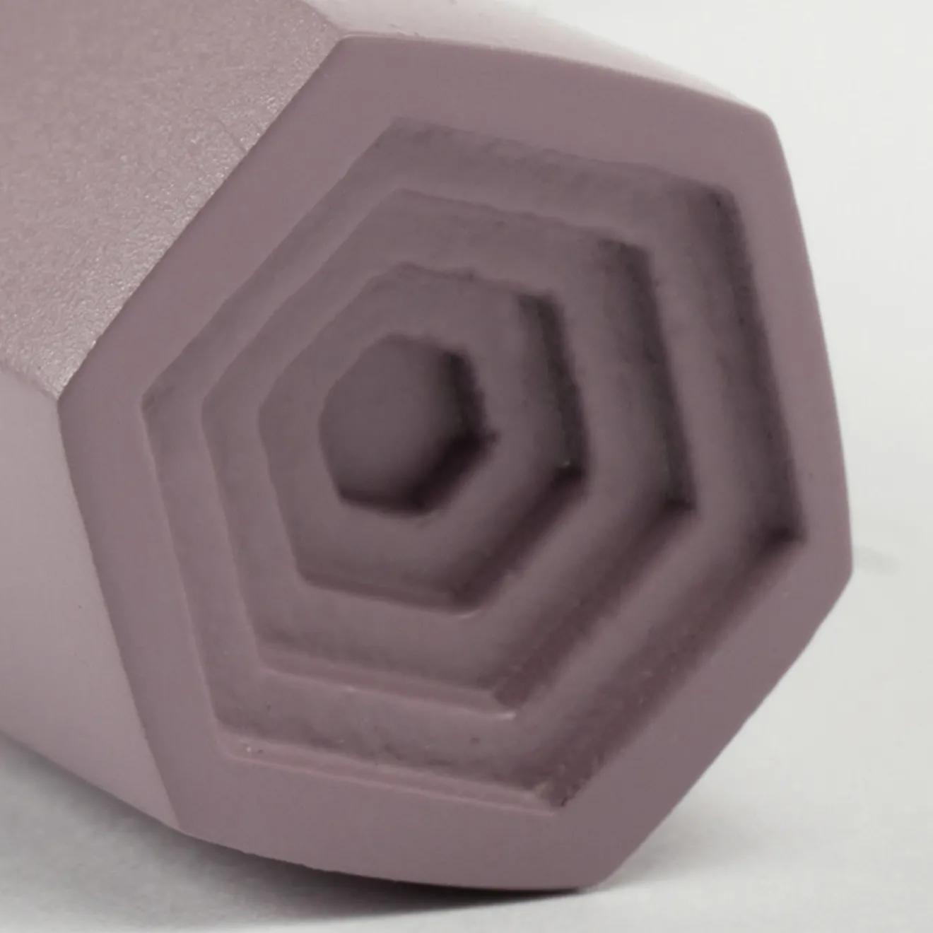 NIVA Design Maniglia Prisma Matte Lilac di Nicole Valenti