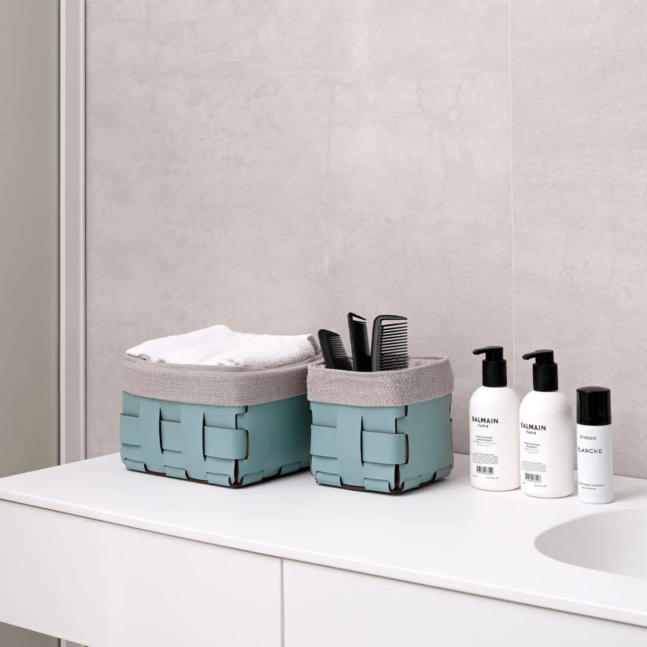 ADJ Style Mini cestino Bottega Sky Blue/Eucalyptus di Ekaterina Borovkova