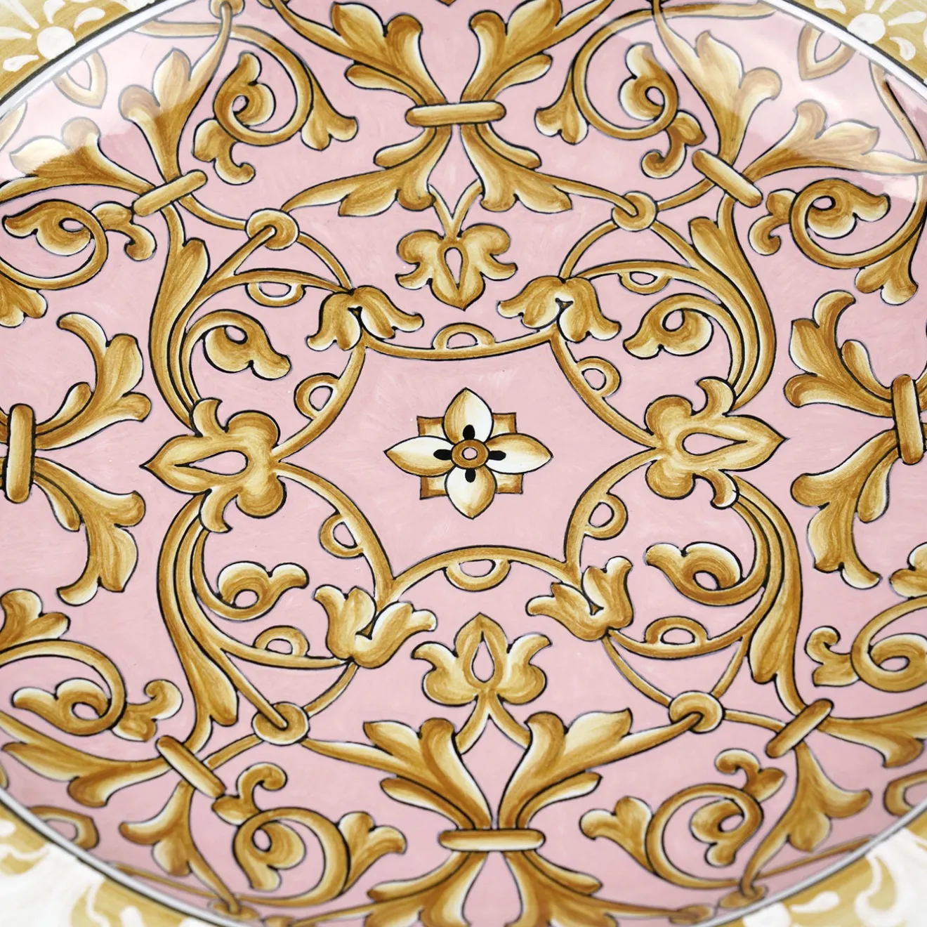 deBlona Piatto Decorativo Rotondo Pink Damask