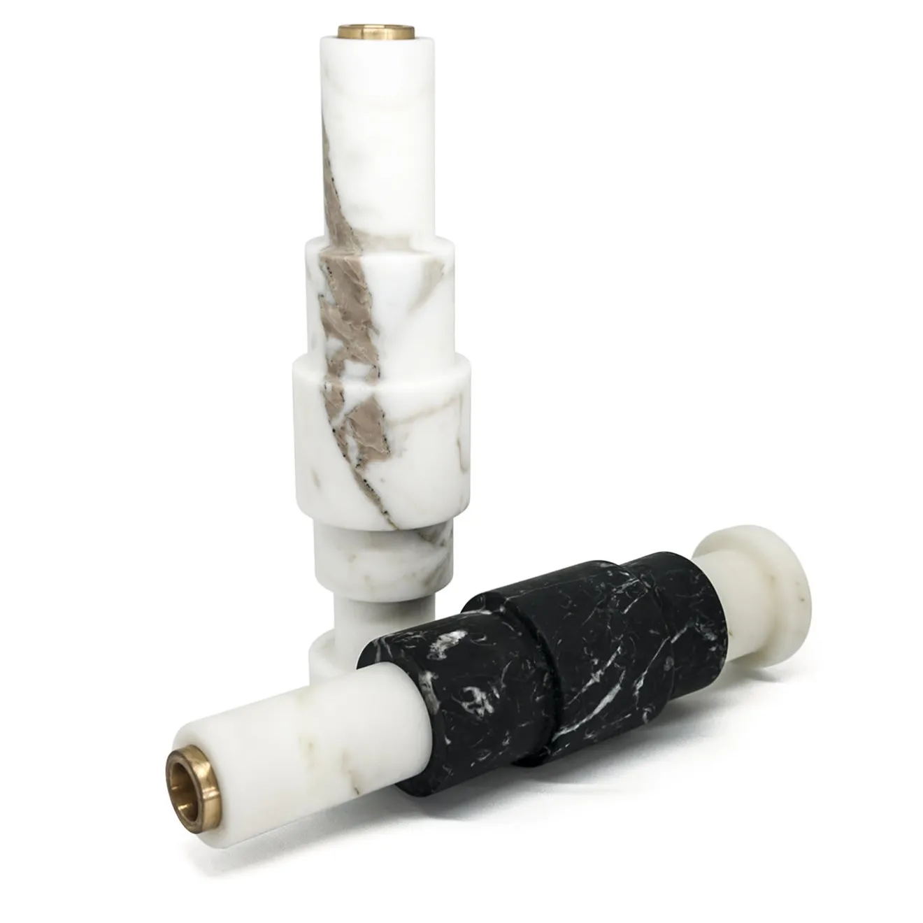 FiammettaV Home Collection Portacandele basso in marmo di Carrara e ottone di Jacopo Simonetti