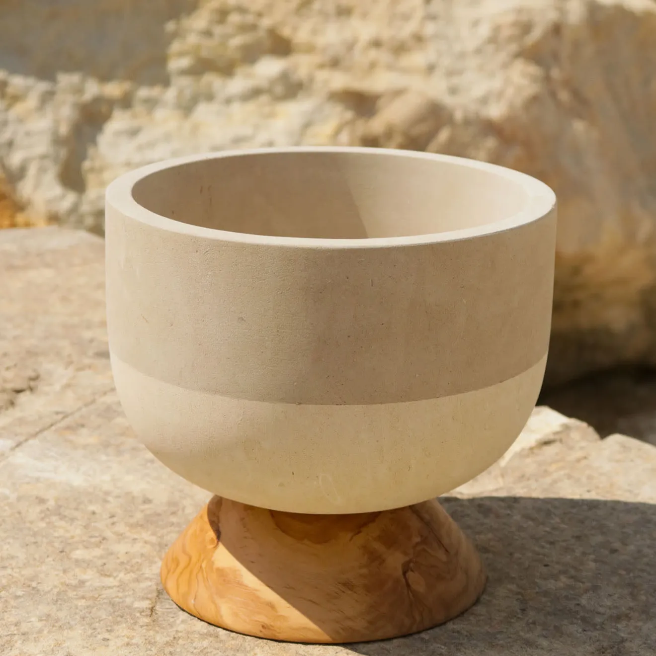 Pimar Limestone Rito N. 3 B Coppa Decorativa in Legno d'Ulivo e Pietra Leccese