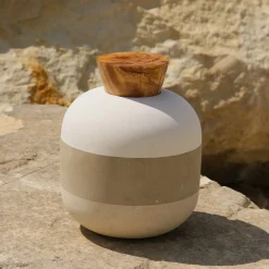 Pimar Limestone Rito N. 3 C Vaso in Pietra Leccese con Coperchio in Legno d'Ulivo