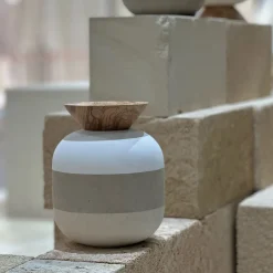 Pimar Limestone Rito N. 3 C Vaso in Pietra Leccese con Coperchio in Legno d'Ulivo