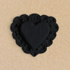 Amelia Corvino Scultura Da Parete Milagros Cuore Sacro In Gesso Nero