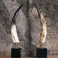 Petri Firenze Scultura di corno verticale con base in ottone dorato 24K