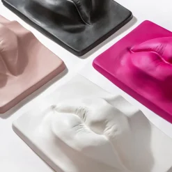 Stefania Boemi Scultura di labbra rosa Jolie