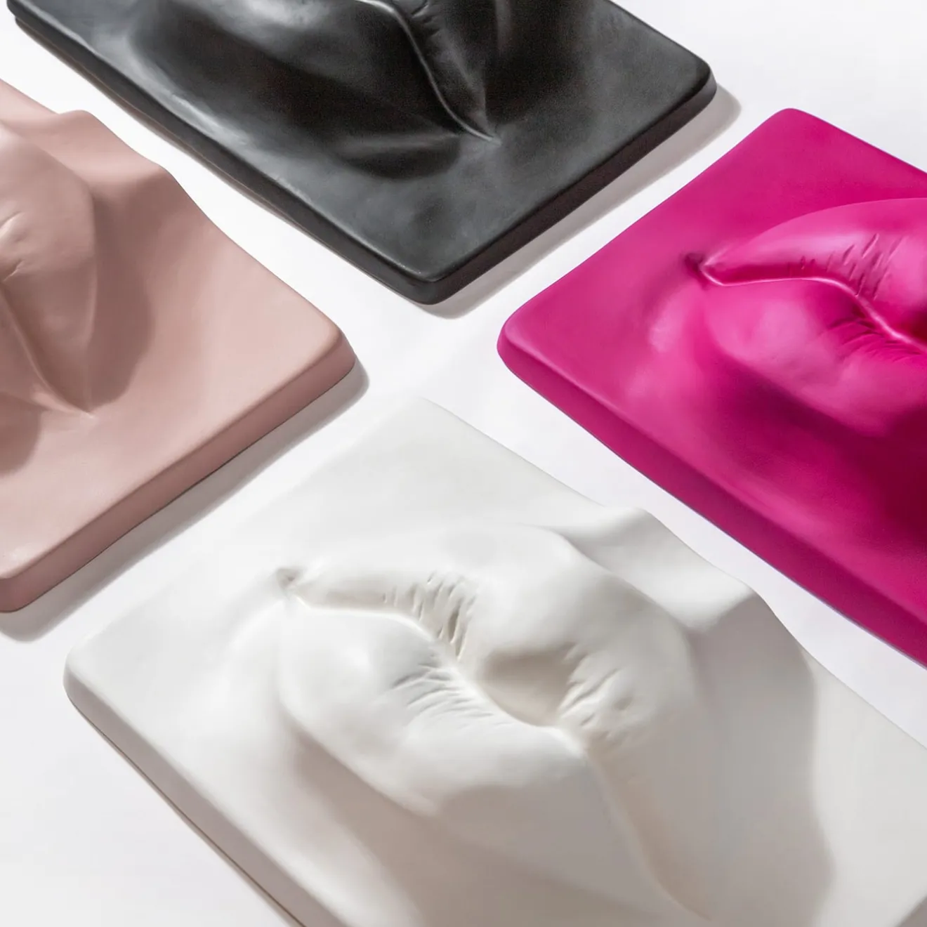 Stefania Boemi Scultura di labbra rosa Jolie