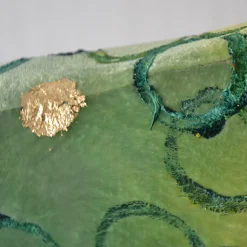 Anna Paola Cibin Scultura in velluto di un piccolo pesce verde gioioso