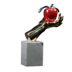Fonderia Artistica Ruocco Scultura Mano Mela in bronzo policromo