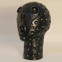 Freaklab Scultura testa di scimmia nera