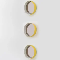 Paola Paronetto Set di 3 specchi Ninfea 30 gialli