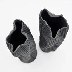 Design Center 1991 Set di 2 vasi decorativi "Paesaggio 25 Black #2" di Nino Basso