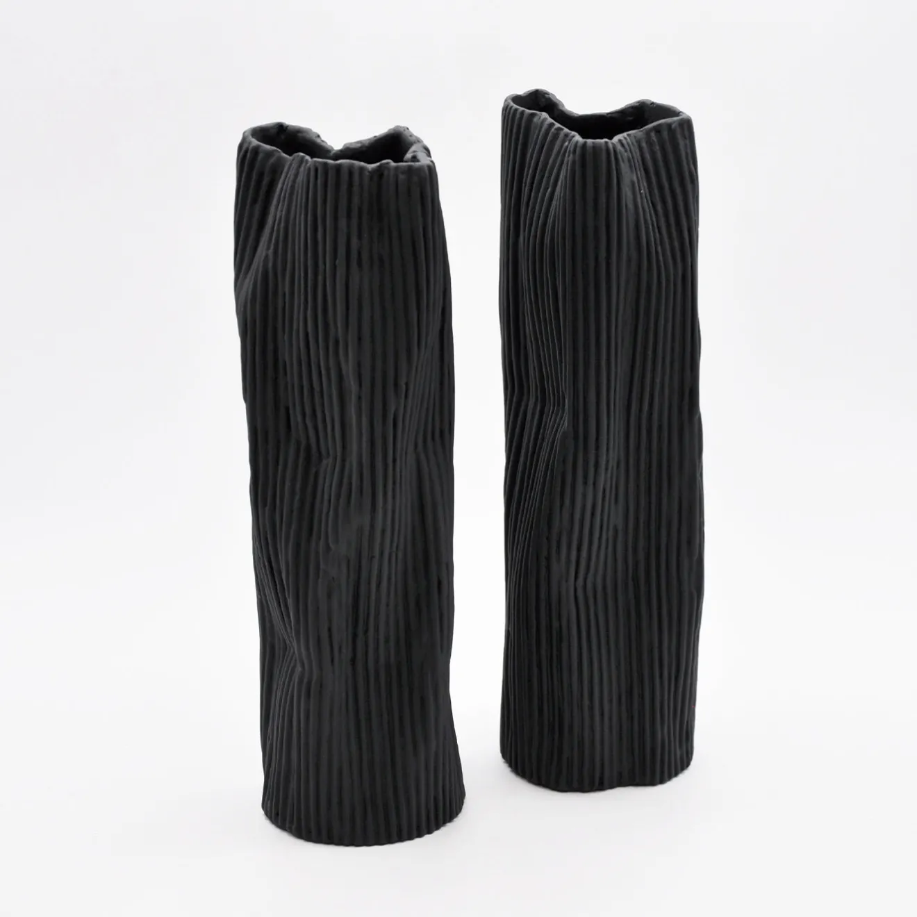 Design Center 1991 Set di 2 vasi decorativi "Paesaggio 25 Black #2" di Nino Basso