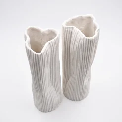 Design Center 1991 Set di 2 Vasi Decorativi "Paesaggio 19 #1" Bianchi di Nino Basso