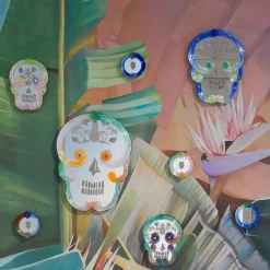 Ongaro & Fuga Specchio con teschio rotondo blu e giallo di Bradley Theodore