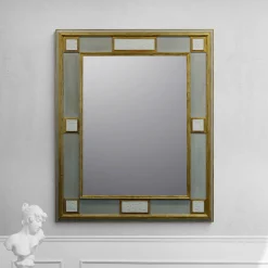 Caiafa Specchio da parete dorato verticale con scene allegoriche in porcellana di Capodimonte