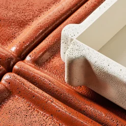 Cimento Svuotatasche Riva Bianco di Patricia Urquiola