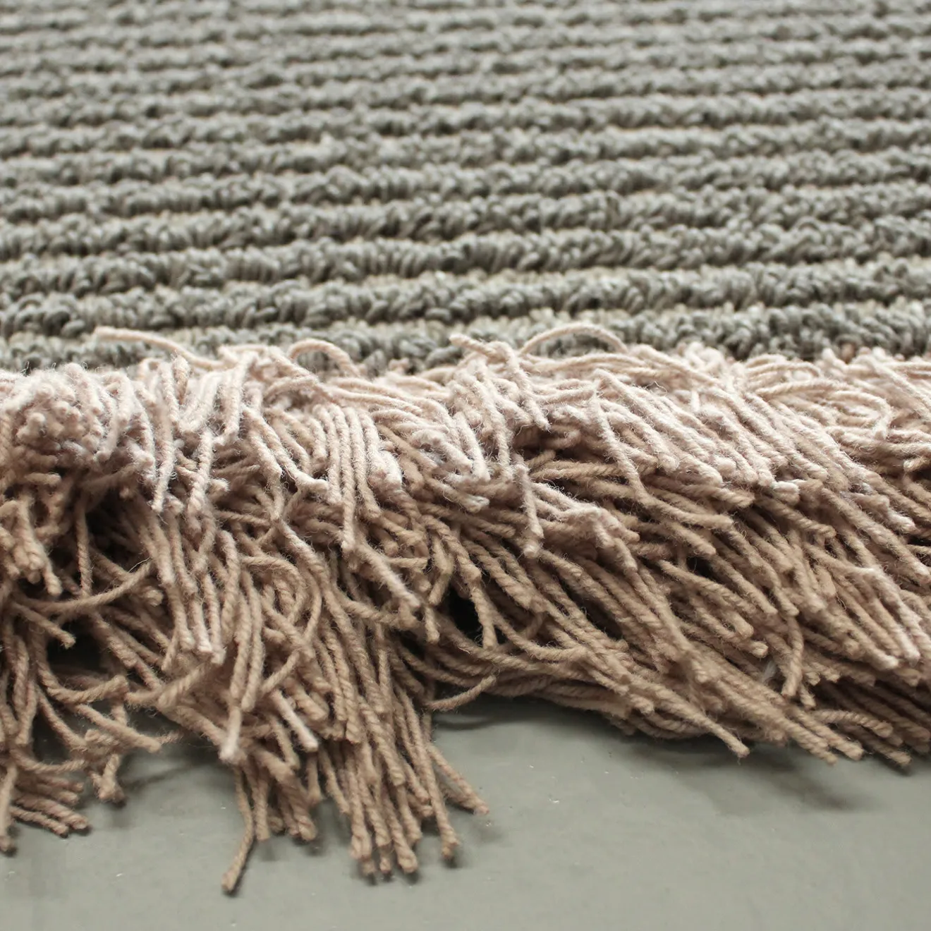 Carpet Edition Tappeto Selce #3 grigio pirite di Studio Salaris