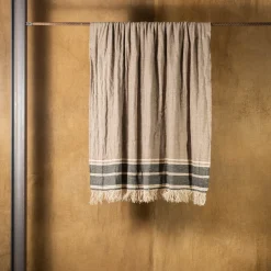 The House of Lyria Tormentato Coperta a righe ecrù con frange