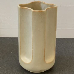 mg12 by Monica Geronimi Vaso Giuseppe Sabbia in ceramica smaltata beige opaco