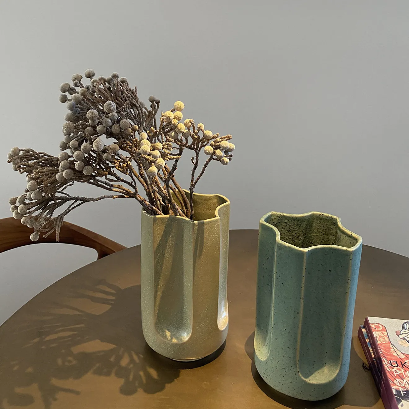 mg12 by Monica Geronimi Vaso Giuseppe Turquesa in ceramica smaltata blu opaco