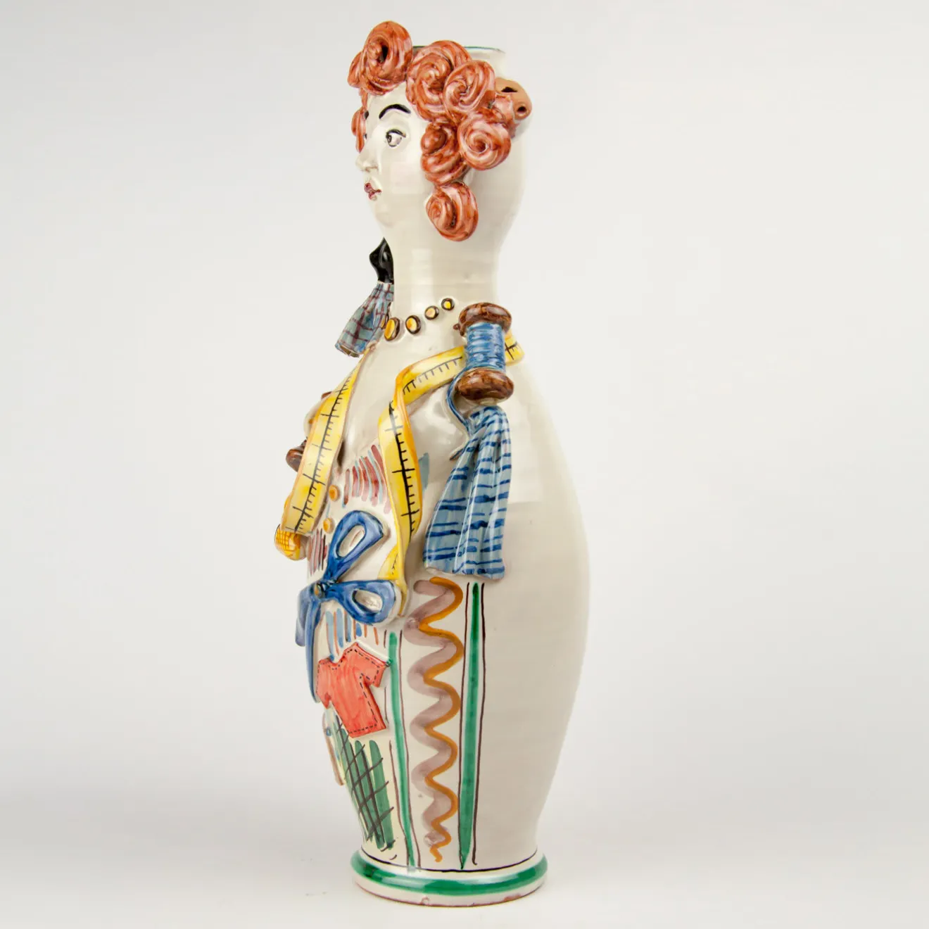 Alessandro Iudici Vaso in ceramica The Seamstress