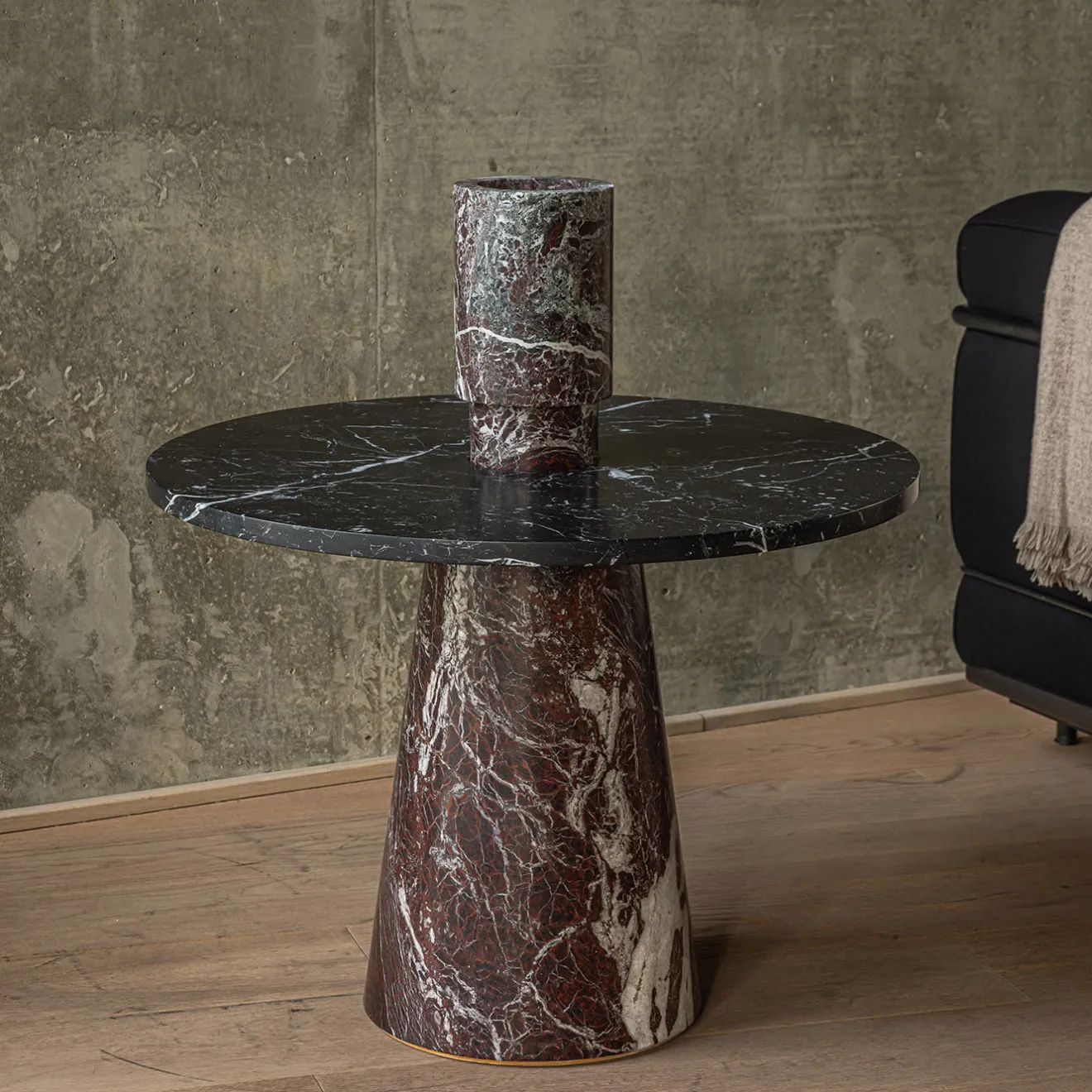 MMairo Vaso Inside Out Red Levanto di Karen Chekerdjian